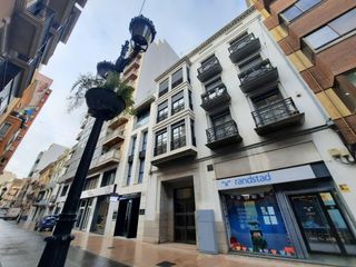 Dúplex  Carrer d'enmig. Dúplex con parquing en el centro de castellón