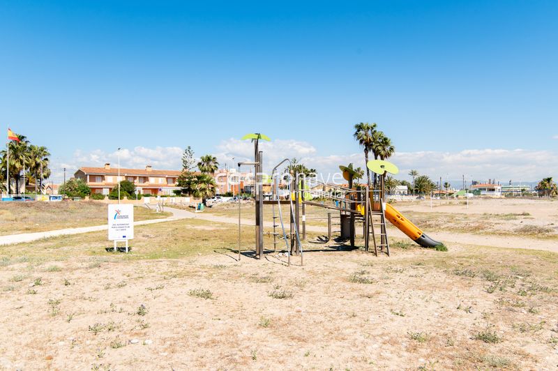 Foto 90477dd8-9234-4c07-8945-484ae1563941. Casa adossada amb xemeneia aparcament a Playa-Ben Afeli Almazora / Almassora