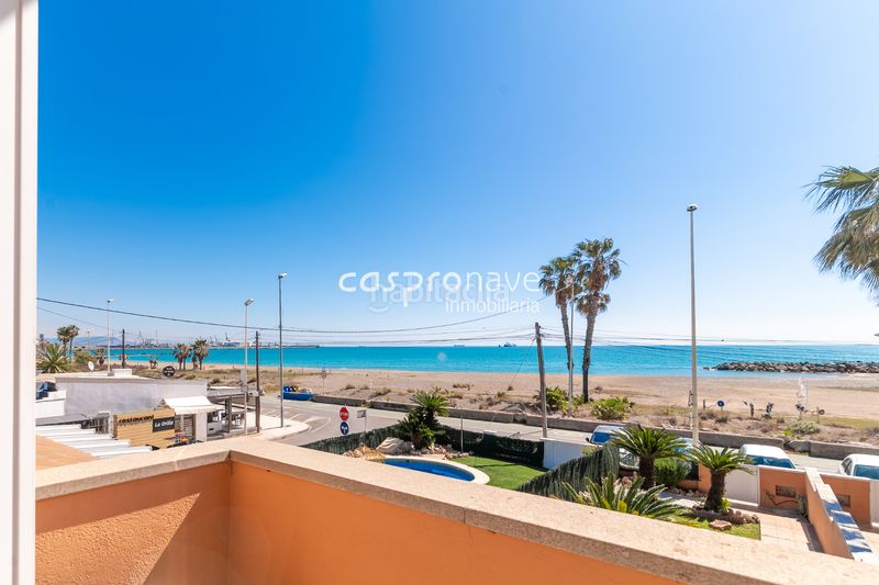 Foto d96eeb51-9b49-4127-9700-1b6d97f5e342. Casa adossada amb xemeneia aparcament a Playa-Ben Afeli Almazora / Almassora