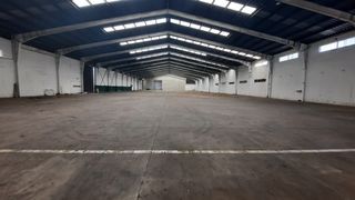 Miete Fabrikhalle in Carretera nacional 6. Primera linea. nave industrial de 2.450 m² con 4.670 m² de campa