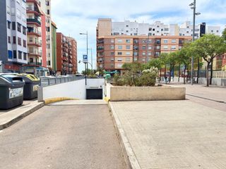 Aparcament cotxe a Carrer de pérez dolz 50. Se vende plaza de garaje en la plaza don manuel bellido