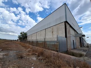 Industrial building in Camí d'artana - vila-real 18. Nave en venta en villareal de 390m con patio. primera linea