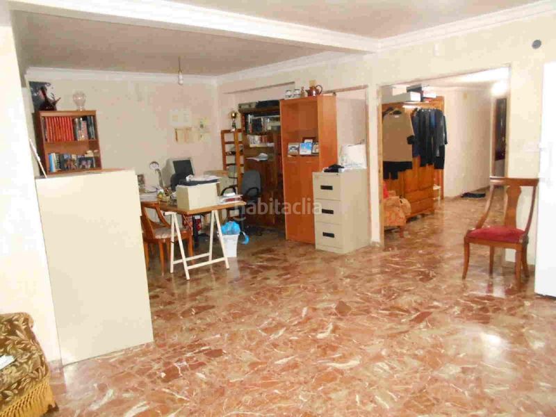 Foto 448d54ac-b6bd-447d-bdb5-d2d17954e23a. Edificio in Oliva pueblo Oliva