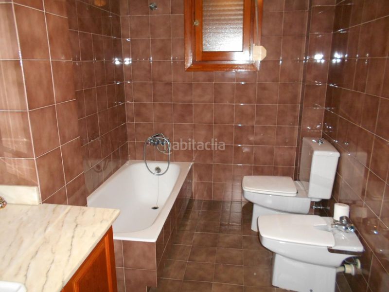 Foto 9c7b7136-1b28-4a65-b242-8ca852b0a6a6. Edificio in Oliva pueblo Oliva