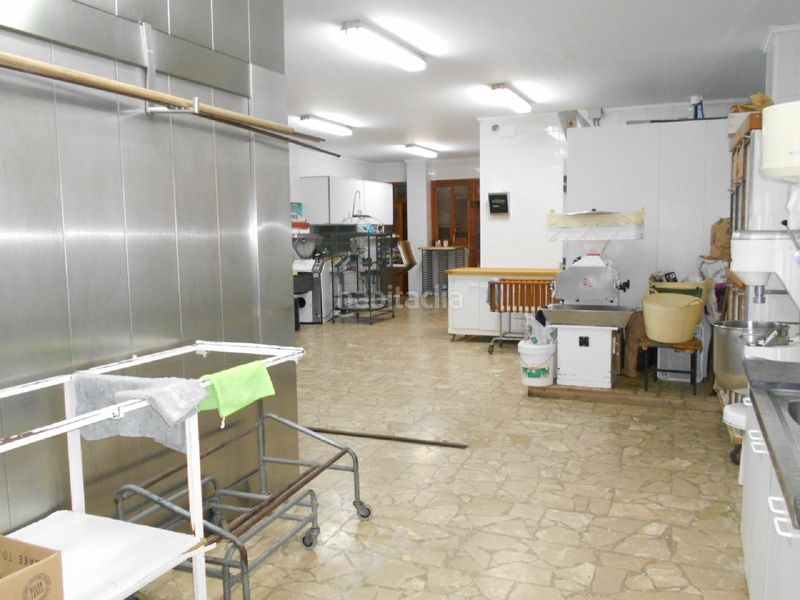 Foto a7ef64f7-0fc1-43b7-9bcc-83a55f2d52a6. Edificio in Oliva pueblo Oliva