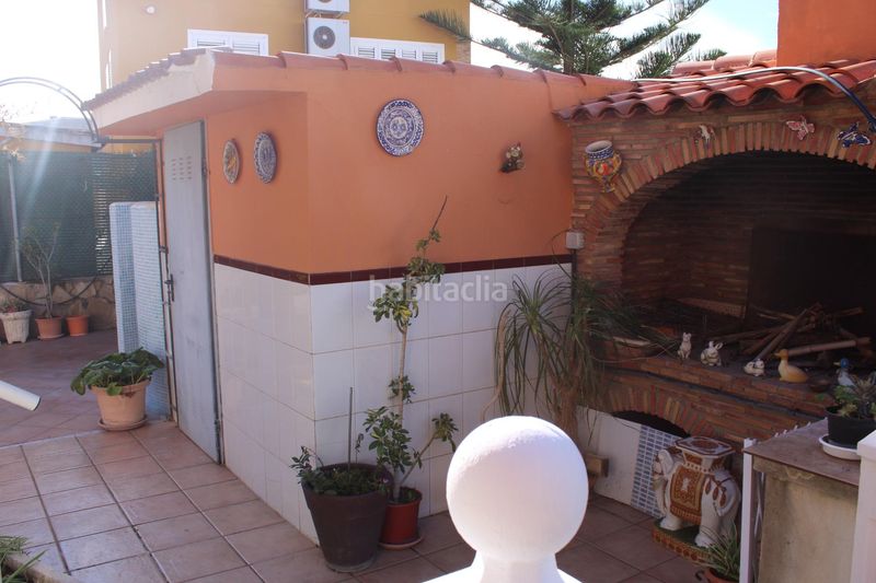 Foto 01f47009-76d5-4949-aad7-835570b95b09. Casa amb calefacció aparcament a Oliva playa Oliva