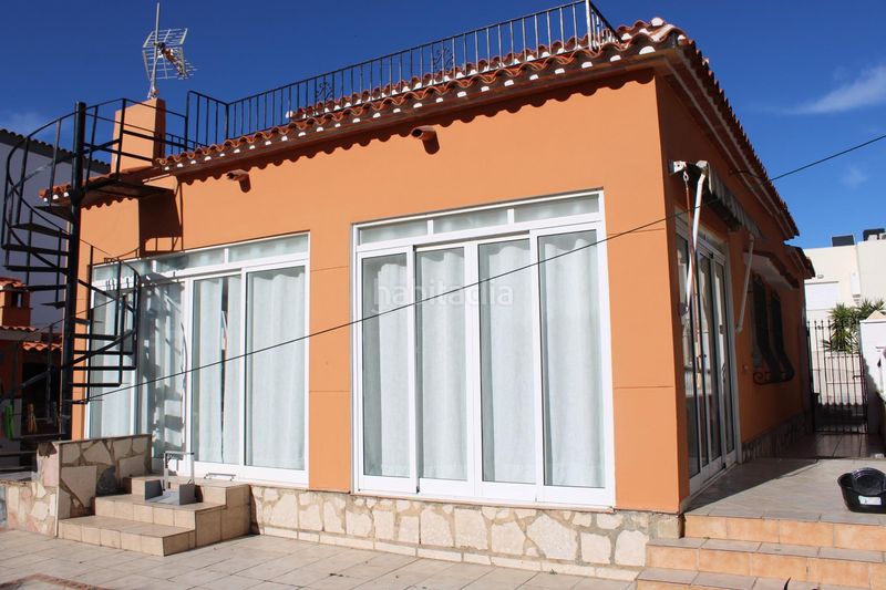 Foto 3aac9227-c429-41a0-9ad1-c3d4ed9db036. Casa amb calefacció aparcament a Oliva playa Oliva