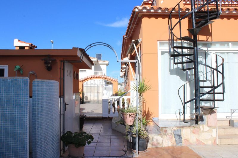Foto 4698b318-f4d6-4c03-91af-9fb9a1ab3364. Casa amb calefacció aparcament a Oliva playa Oliva