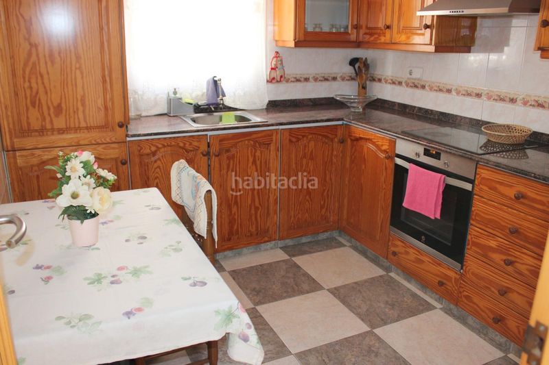 Foto 57fec3f5-147d-4c9a-9989-b7f589fa79a2. Casa amb calefacció aparcament a Oliva playa Oliva