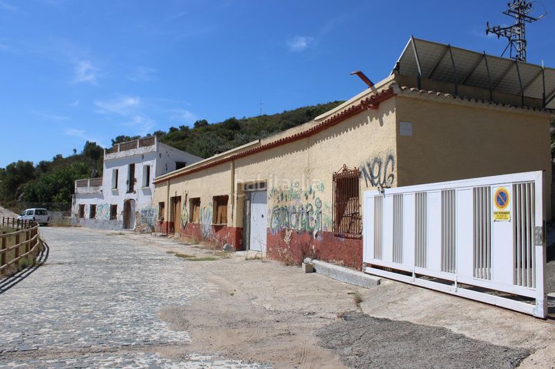 Foto 309a62ba-6574-46bd-8267-7a4aa77da600. Masia amb aparcament a Oliva pueblo Oliva