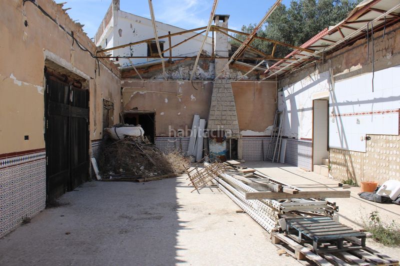 Foto c4346f17-2be3-4560-a65d-af66186a0c1f. Masia amb aparcament a Oliva pueblo Oliva