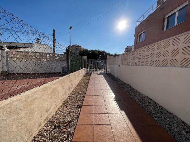 Foto 1c3261af-3acb-4a3b-8ed9-0e6560e5d6ca. Chalet in carrer vela in Oliva playa Oliva