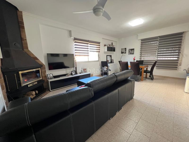 Foto cad4785e-3028-4b8a-beba-2a691bd231de. Chalet in carrer vela in Oliva playa Oliva