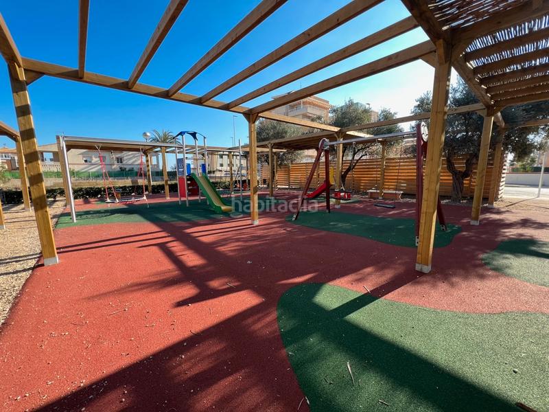 Foto 0d58f099-c285-4d9f-8fe9-998c1b2909f0. Chalet en carrer vela en Oliva playa Oliva