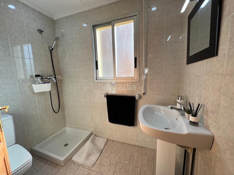 Foto f81808c3-36fa-4ab0-8d91-a5c9bde1f2db. Chalet en carrer vela en Oliva playa Oliva