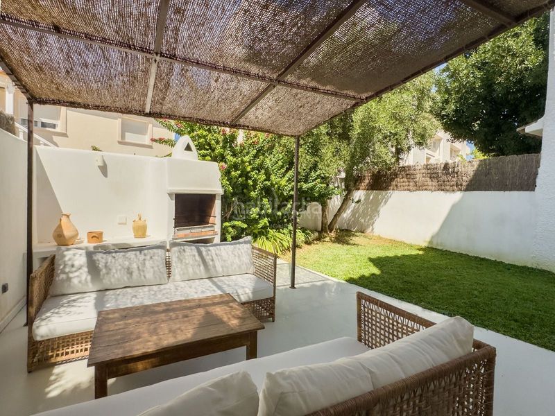 Foto 255e9d3e-5f34-4fd5-a9dd-ebb83f010423. Casa adossada amb calefacció piscina a Les Bassetes - El Marjal Dénia