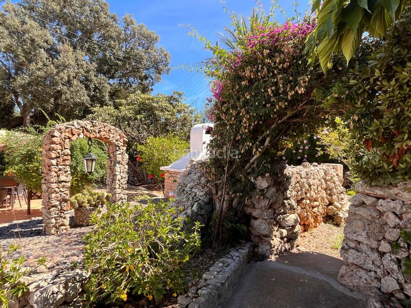 Foto ab9ca74f-6a1b-447c-87ae-e9aa8c29e151. Masia amb xemeneia calefacció aparcament piscina a Es Castell