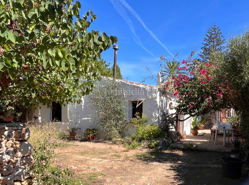 Foto bba148e9-1e4d-4269-916d-9e3133992054. Masia amb xemeneia calefacció aparcament piscina a Es Castell