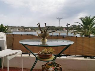 Pis  Moll de llevant. En venta apartamento alquilado y local en primera linea del puer