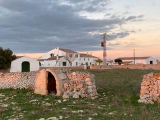 Masía en Sant Climent-Es Canutells. Finca rústica de gran valor historico con explotación agraria en