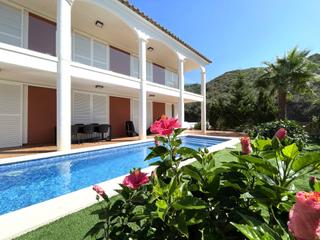Chalet à Cala Llonga-Sa Mesquida. Fantastico chalet ubicado muy cerca de amarre y zona de baño en