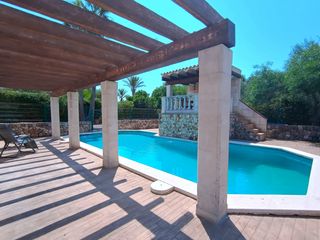 Xalet a Cap d´en Font-Binissafúller. Exclusiva villa mediterránea con piscina y absoluta privacidad e