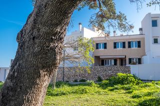 Maison jumelée  Carrer de cabrera. Ubicada sobre el puerto de mahon, se vende casa con mucha luz na