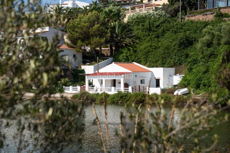 Foto d8efbc9d-b5de-45e3-8093-0d13bb493388. Casa amb xemeneia calefacció aparcament a Cala Llonga-Sa Mesquida Maó / Mahón