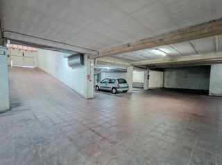 Aparcament cotxe a Avinguda Menorca-Sínia Costabella. Plaza de parking y trastero cerca de estacion de bus en mahon