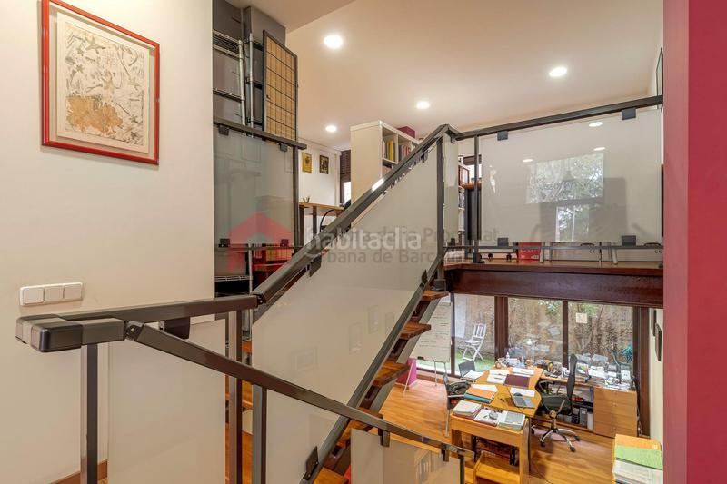 Foto b42efe0c-8ce4-48c0-ad16-e23bf8f9d477. Business premise in St. Pere - Sta. Caterina - El Born Barcelona