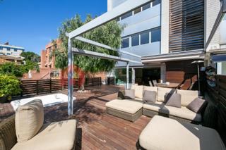 Xalet  Calle benedetti. Casa de lujo con jardín, terrazas y garaje en venta en la bonano