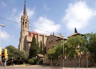 Maison à Centre. Casa unifamiliar junto a la plaça de lesglésia a santa coloma de