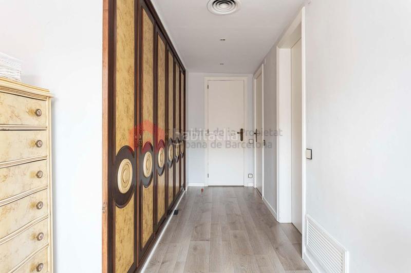 Foto 30e36dde-7b77-456b-a721-f96509347487. Piso  muy tranquilo en muntaner esquina consejo de ciento 139 m2 4habitaciones 2 baños. en Barcelona