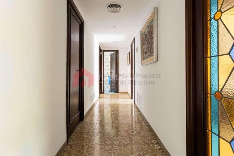 Foto 4485d870-5692-4486-ab46-d136128f4892. Piso  muy tranquilo en muntaner esquina consejo de ciento 139 m2 4habitaciones 2 baños. en Barcelona