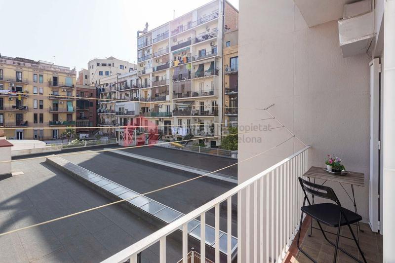 Foto 569ddaf8-40ac-49b6-943d-4c5d62f575c5. Piso  muy tranquilo en muntaner esquina consejo de ciento 139 m2 4habitaciones 2 baños. en Barcelona