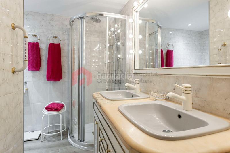 Foto 6d6e992e-95e9-4075-a9dd-a3d06e82f8ec. Piso  muy tranquilo en muntaner esquina consejo de ciento 139 m2 4habitaciones 2 baños. en Barcelona