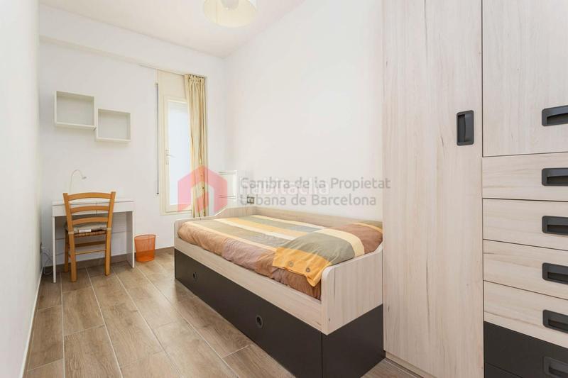 Foto 959a96de-fbdd-4e0f-b00b-ba4292a1c872. Piso  muy tranquilo en muntaner esquina consejo de ciento 139 m2 4habitaciones 2 baños. en Barcelona