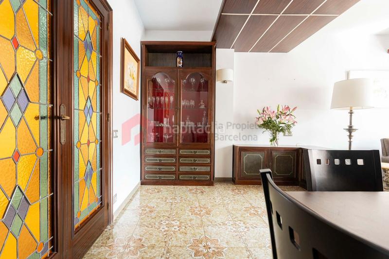 Foto a82dcdbb-2bd7-43ad-ab2e-fc712ecb3481. Piso  muy tranquilo en muntaner esquina consejo de ciento 139 m2 4habitaciones 2 baños. en Barcelona