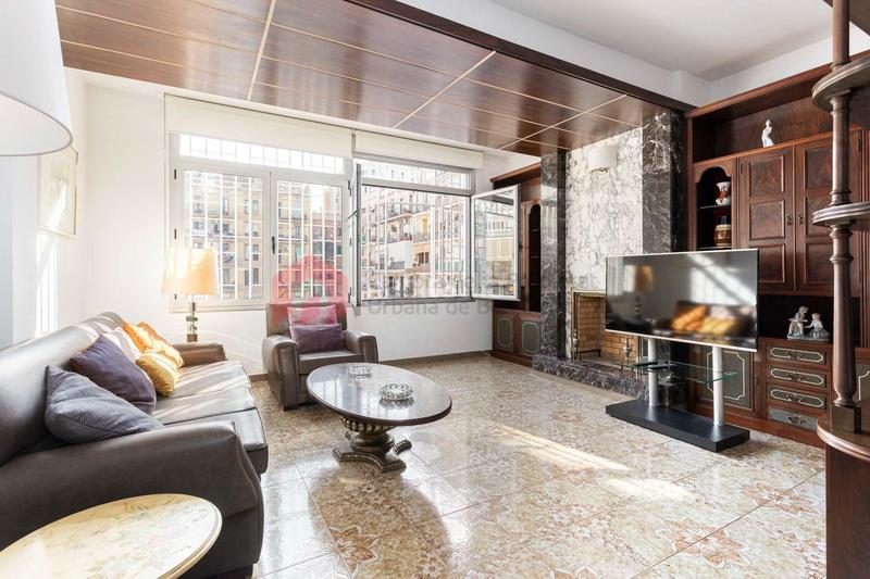 Foto e2e595c7-6477-44c6-840e-a8be62cb5d31. Piso  muy tranquilo en muntaner esquina consejo de ciento 139 m2 4habitaciones 2 baños. en Barcelona