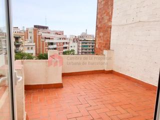 Gebäude in Guinardó. Edificio con inquilinos en el corazón del barrio el guinardó, ce