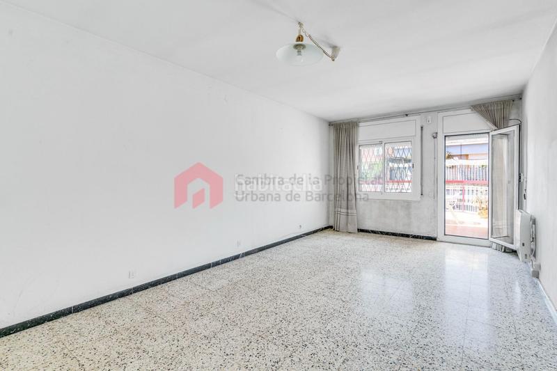 Foto 1d720772-f2de-474f-b84c-817039d2a432. Piso ático de 4 habitaciones con 60 m de terrazas en el centro de santa coloma en Santa Coloma de Gramenet
