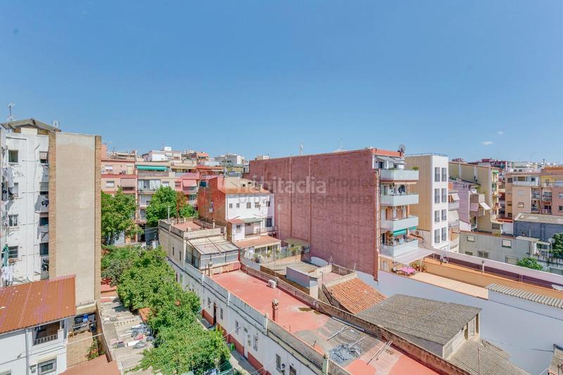 Foto 3a43b8bf-2550-4669-8834-0766d58b95b2. Piso ático de 4 habitaciones con 60 m de terrazas en el centro de santa coloma en Santa Coloma de Gramenet