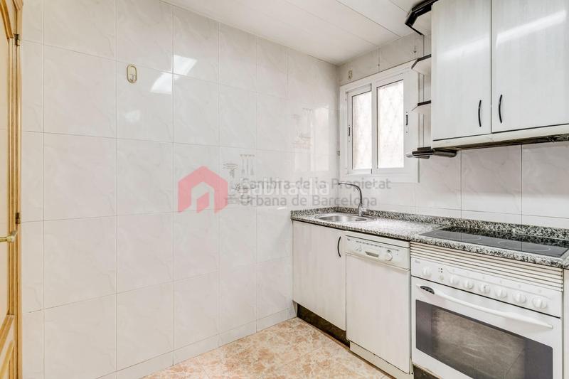 Foto 47f73044-c4ce-4d28-9b1c-1bd68daf7630. Piso ático de 4 habitaciones con 60 m de terrazas en el centro de santa coloma en Santa Coloma de Gramenet