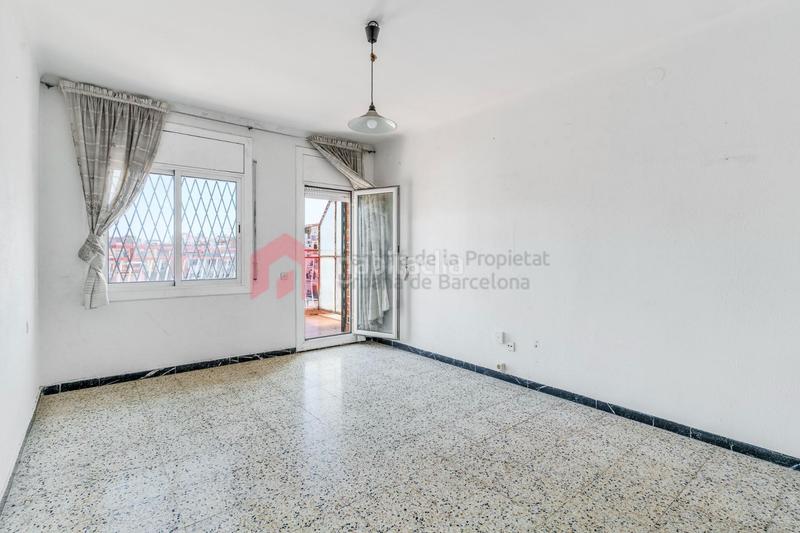 Foto 7fa1f138-d5d8-4456-8c39-a79a58c38708. Piso ático de 4 habitaciones con 60 m de terrazas en el centro de santa coloma en Santa Coloma de Gramenet
