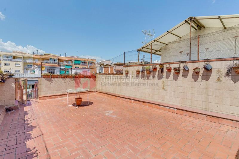 Foto 98369fde-3e14-4fa5-bf02-513a24b6ae73. Piso ático de 4 habitaciones con 60 m de terrazas en el centro de santa coloma en Santa Coloma de Gramenet