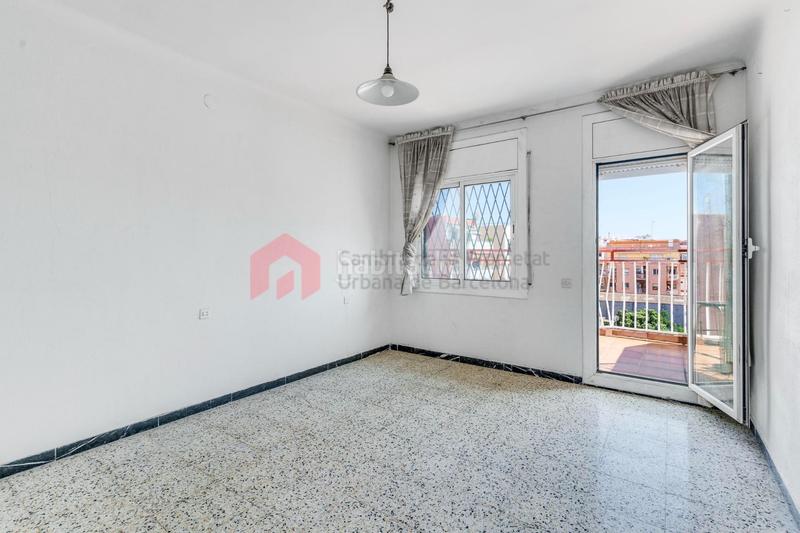 Foto f434c108-e7e5-425f-891d-da4d04e2f967. Piso ático de 4 habitaciones con 60 m de terrazas en el centro de santa coloma en Santa Coloma de Gramenet