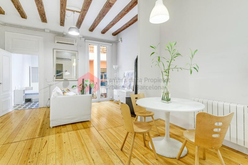 Foto 212a2aa8-7c57-4def-926b-878e42c9474d. Appartamento con riscaldamento in Gòtic Barcelona