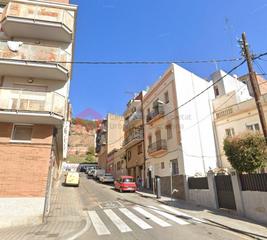 Pis a Can Baró. Piso en venta junto plaza de can baró baix guinardó con cédula d