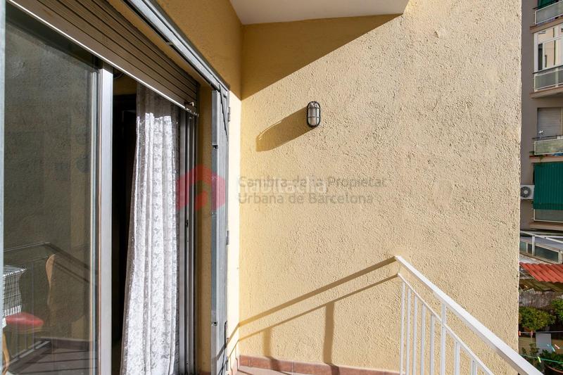 Foto 74d72508-8835-4ea8-9fb6-dd45db2ff4cf. Pis amb calefacció a Sant Antoni Barcelona
