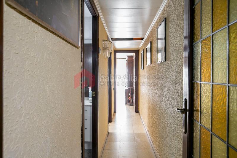 Foto a8f2e0da-6455-48fb-9d58-0451cf58dad4. Pis amb calefacció a Sant Antoni Barcelona